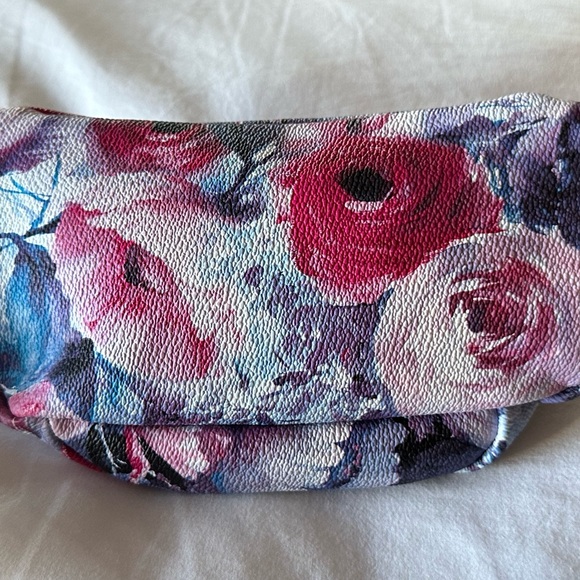 Bebe Floral Fanny Pack/Belt Bag NWT - Picture 2 of 6